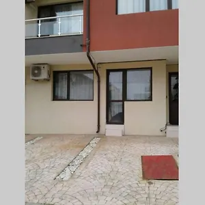 Apartament приятный отдых в студии на море в сарафово 
